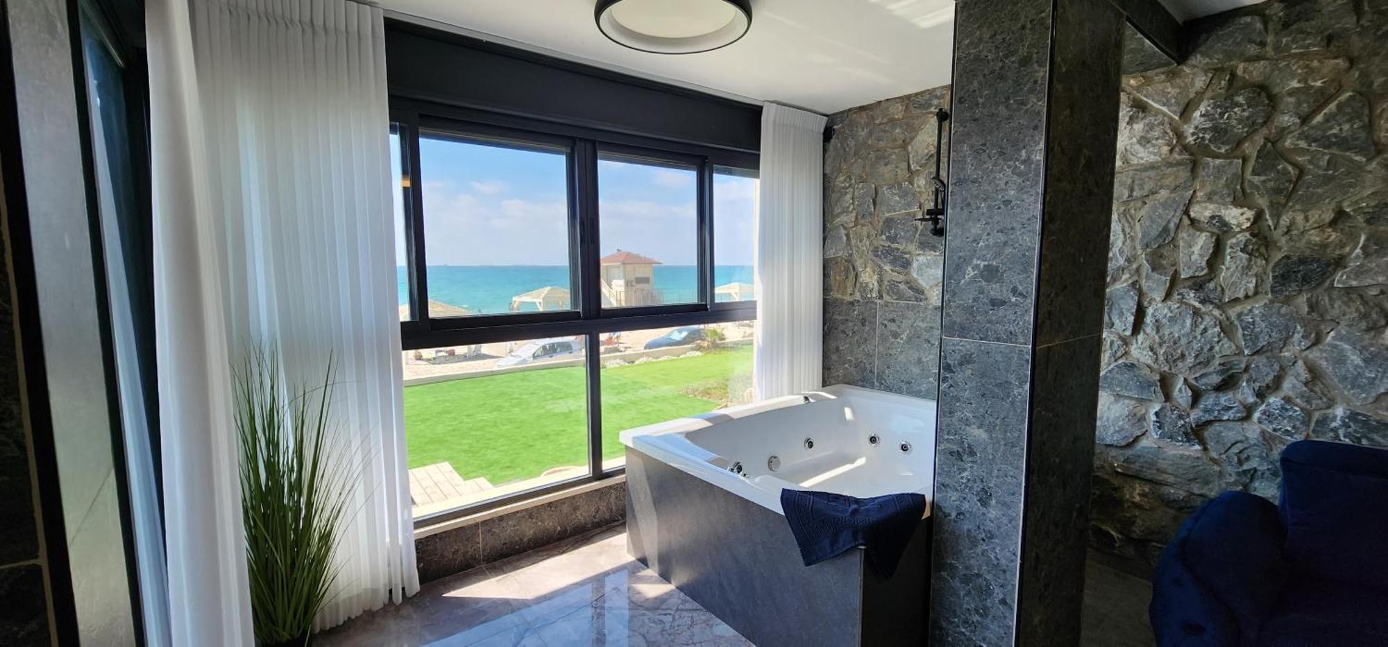 Apartment מבנים בים 77 At Sea