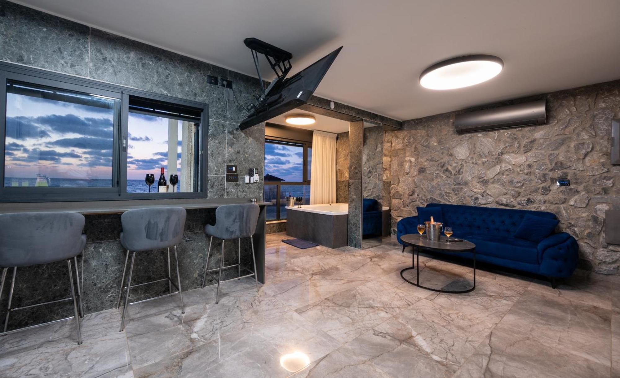 Apartment מבנים בים 77 At Sea Haifa